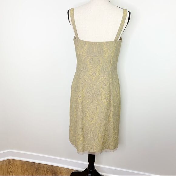 Tahari Scoop Neck Sleeveless Gold Brocade Sheath Dress w/Organza Trim NWOT Sz 10 - Picture 10 of 16